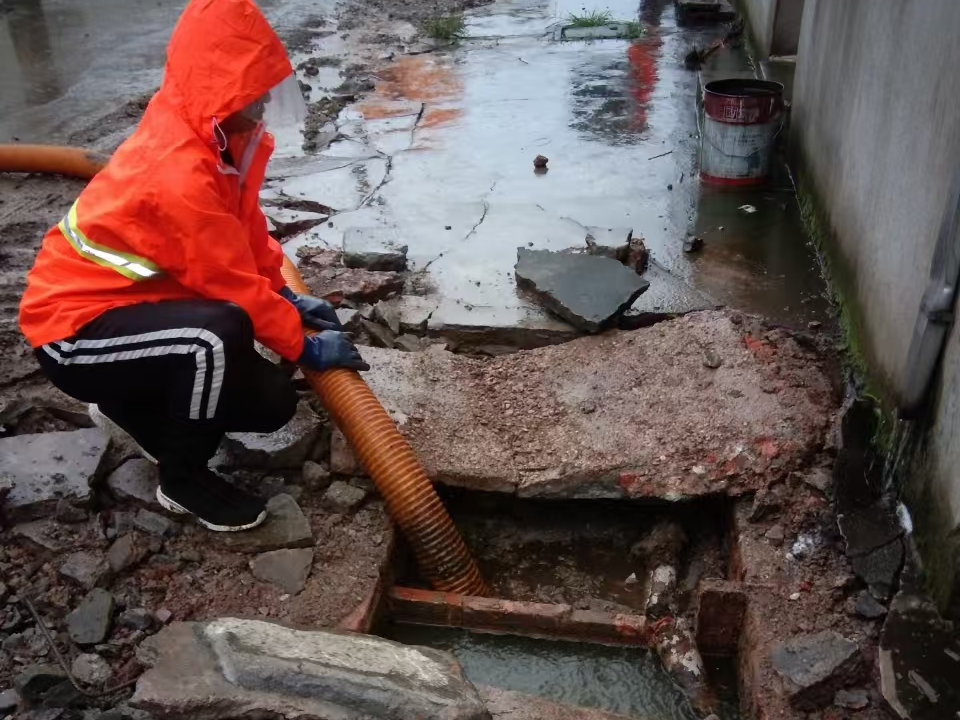 高埗专业清理污水池 炜誉市政以规范流程守护城市 “肠道”